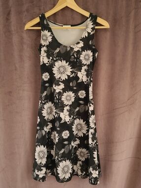 Sunflower skater dress- xs